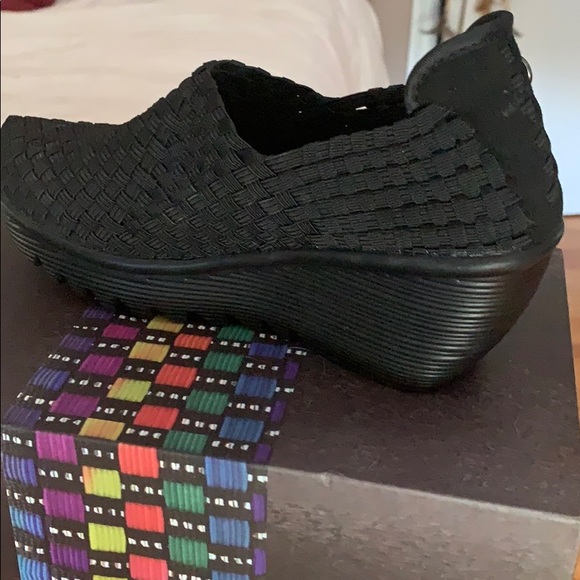 Bernie Mev Basketweave Wedge BLACK - Picture 2 of 4